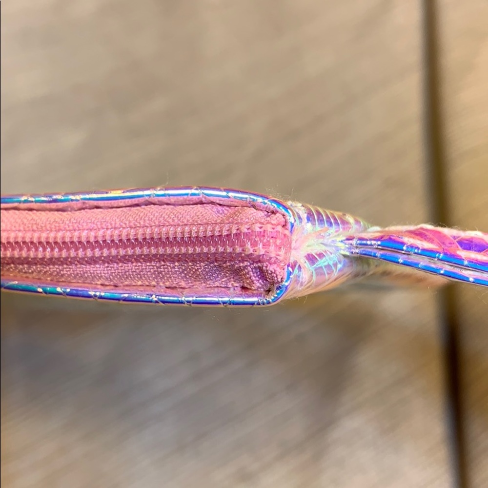 Iridescent wristlet/pouch EUC - Picture 3 of 13